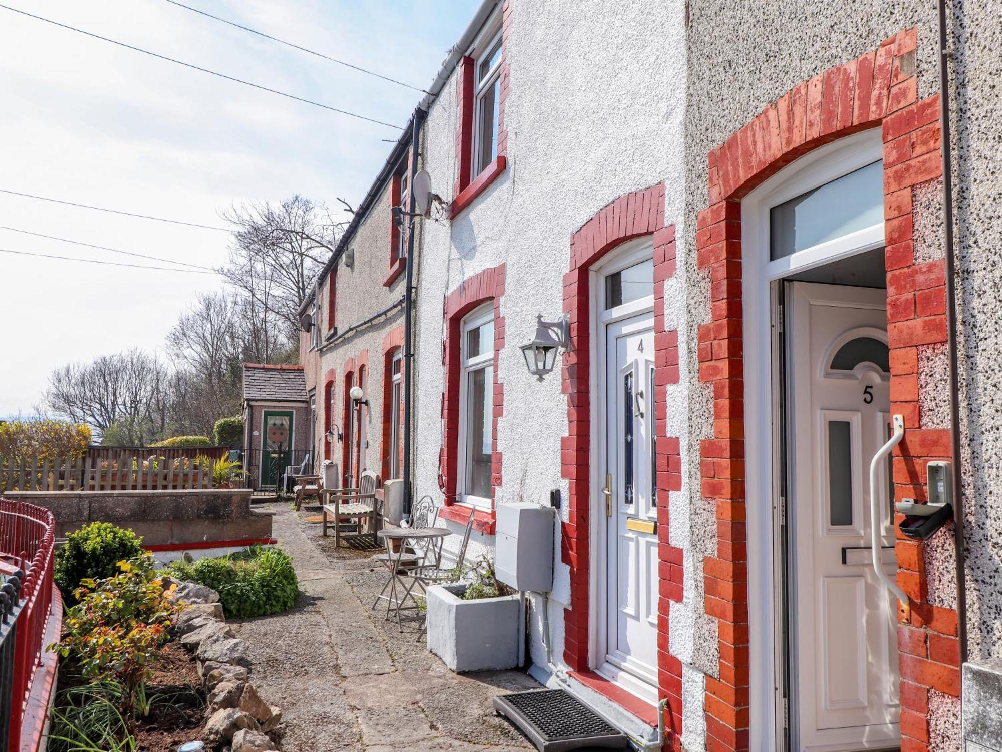 4 Bay View Terrace *